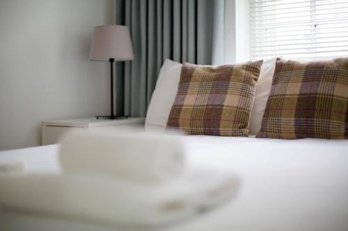 Modern Grassmarket Apartment - image 8