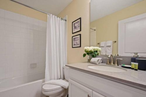 Luxury 7 bedroom home for 18 guests Storey Lake - image 7
