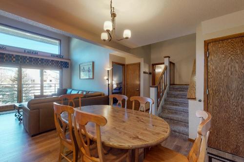 Snowdance Manor 408 - image 8