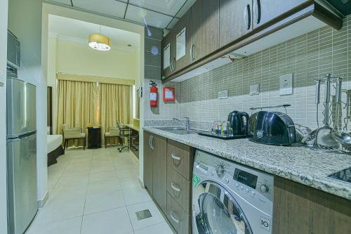 VISTA HOTEL APARTMENTS DELUXE - image 4