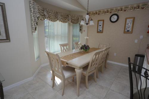 324107 4-Bed Disney Area Pool Home*Spa *Games Room - image 8