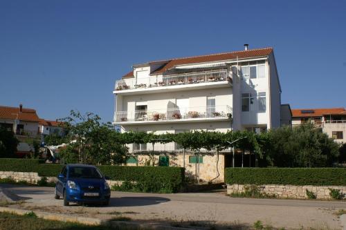 Apartments with a parking space Brodarica Sibenik - 4239 - image 4