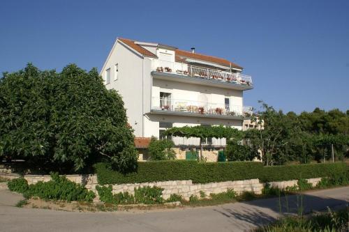 Apartments with a parking space Brodarica Sibenik - 4239 Brodarica 