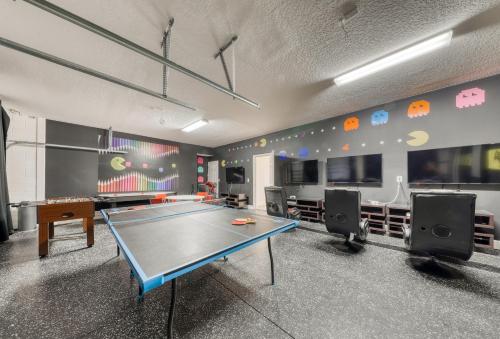 Solterra Pool Mansion - image 7