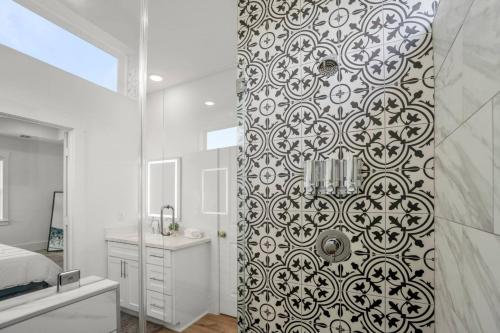 Cloud9 Super-Luxe at East Downtown