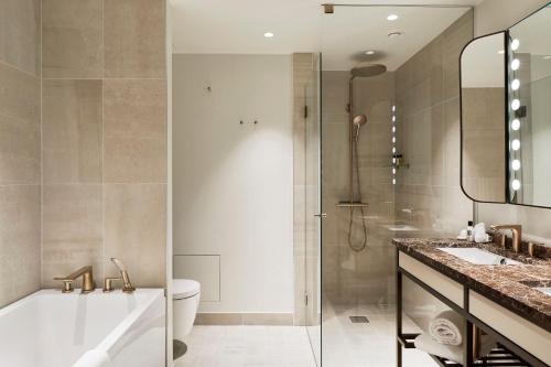 Elegant Exceptional with Bath