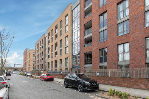 Stylish 2-bed Flat With Terrace In South East London, Peckham, London