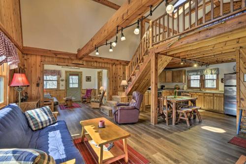 Springwater Cabin Near Hiking, Lakes, and Vineyards in Springwater, USA