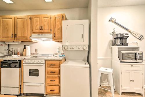 Cozy Condo with Balcony and Ocean View - Walk to Beach! - image 6