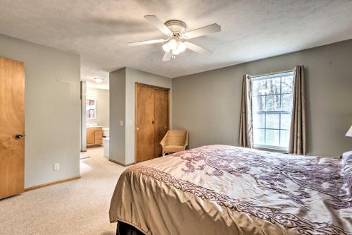 Woodsy Hideaway with Deck Walk to Bull Shoals Lake! - image 8