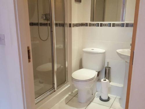 Short Term Worsley Apartment - image 14