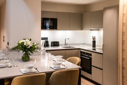 Manali Lodge - main image