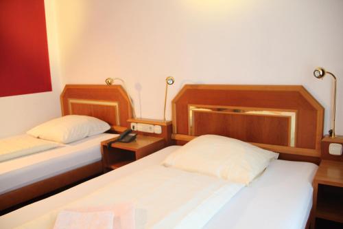 Wali's Hotel - image 9