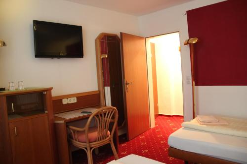 Wali's Hotel - image 8