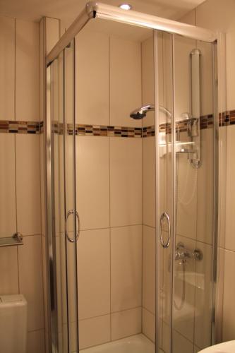 Wali's Hotel - image 5