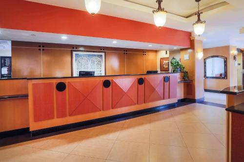 La Quinta by Wyndham Islip - MacArthur Airport - image 6