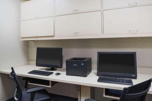 La Quinta by Wyndham Islip - MacArthur Airport