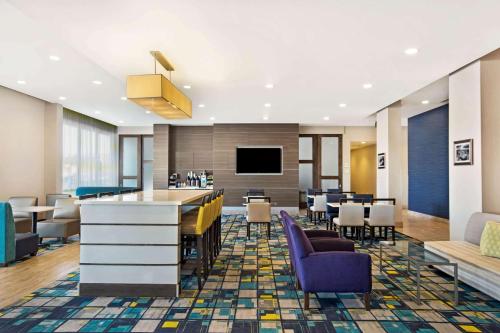 Lobby, La Quinta Inn & Suites by Wyndham Page at Lake Powell in Page (AZ)