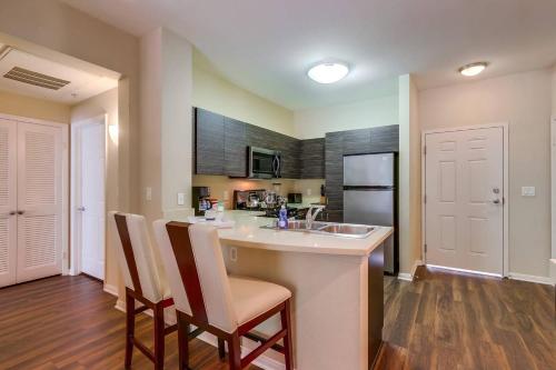 Disney's Gorgeous 1BR&1Bath With Free Parking! - R1 - image 7