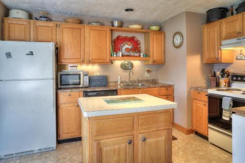TP Condo A by Morton & Furbish - main image