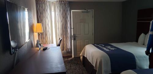 Days Inn by Wyndham Des Moines-West Clive