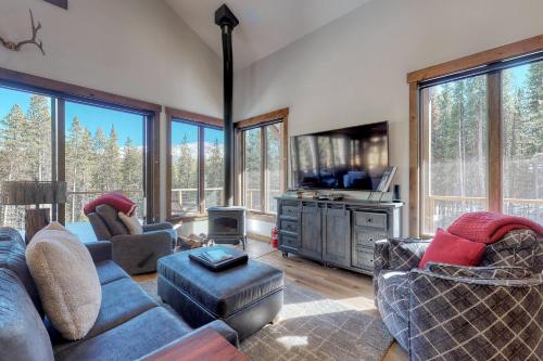 Lakeview Home - main image