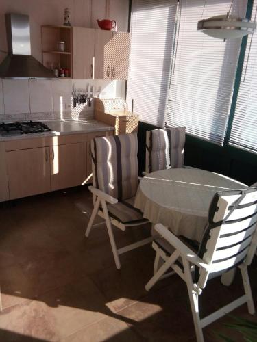 Kitchen, Apartman Ceran in Mirista