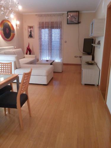 Shared lounge/TV area, Apartman Ceran in Mirista