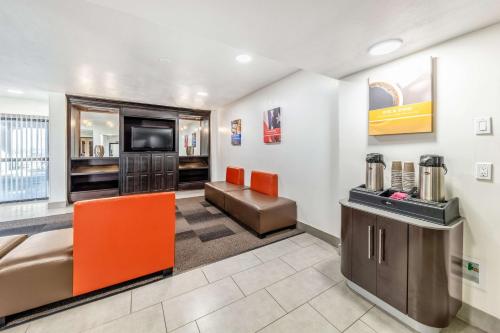 Motel 6-Lewisville, TX - Medical City