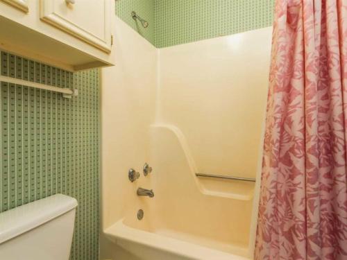 The Flip Side by Meyer Vacation Rentals - image 4