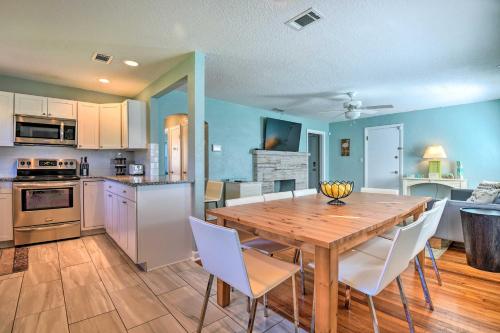 Modern Seaview House - 200 Yards to Daytona Beach! in Daytona Beach, USA