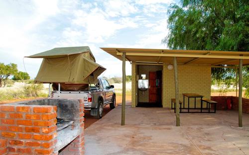 Tesis özellikleri, Kalahari Anib Campsite in Mariental