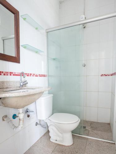 Standard Twin Room image 9