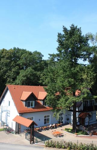 Hotel Zur Waldhufe 12.2km von Fichtwald entfernt