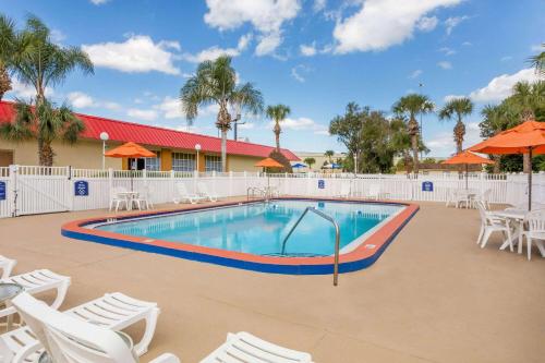 Howard Johnson by Wyndham Lakeland