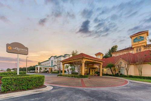 La Quinta by Wyndham USF (Near Busch Gardens) in Tampa, USA