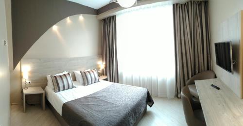 AC Hotel - image 2