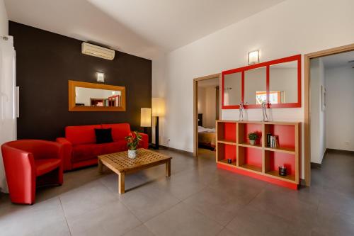 2 bedrooms, 3 beds
