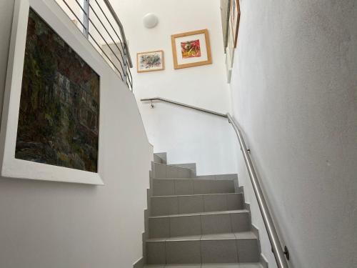 Birnbom Warnemunde 174m von Dänische Straße entfernt