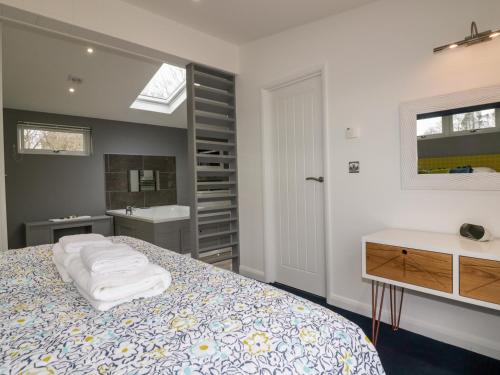 19 Meadow Retreat - image 3