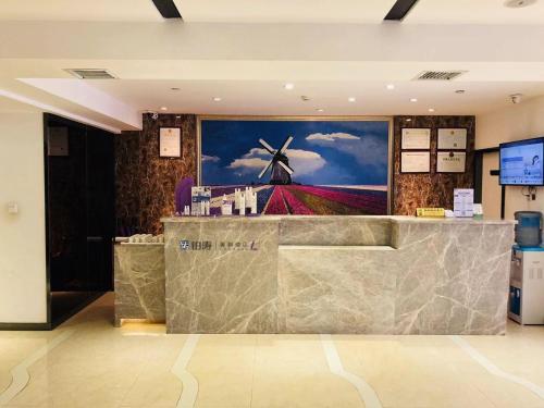 . Lavande Hotel Guiyang Flower Orchard Fortune Plaza
