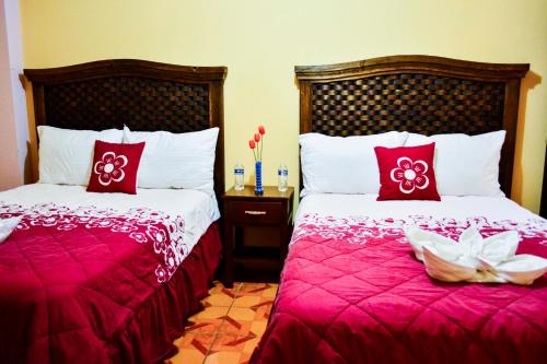 2 queen beds