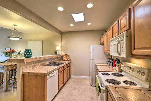 Tucson Townhome with Patio Less Than 12 Mi to Downtown! - image 3