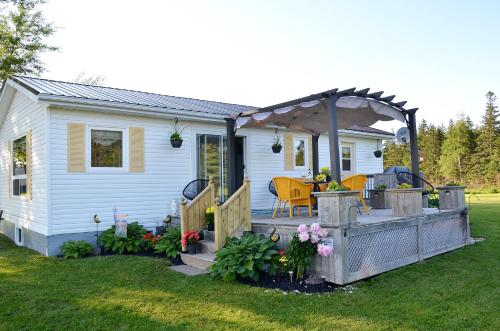 Greenwich Moonlight Bay Cottage