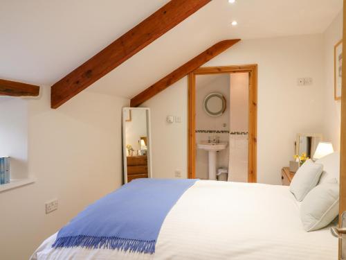 Court Prior Cottage - image 12