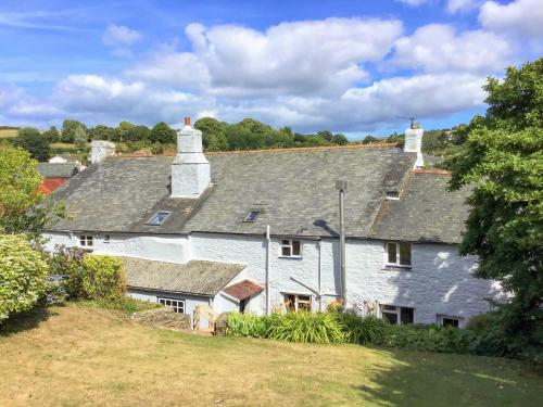 Court Prior Cottage - image 11