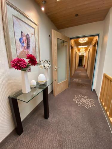 尹登赫恩维森酒店