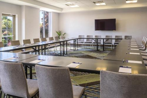 Holiday Inn Express Hotel & Suites North Bay By IHG - 회의실/연회장
