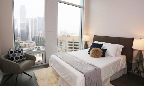 Hope St Downtown Luxury 30 day Rental