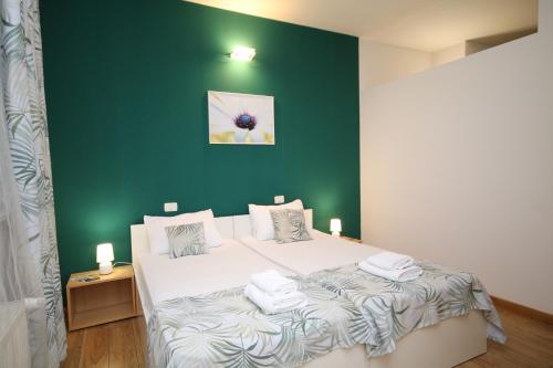 One-Bedroom Apartment image 6